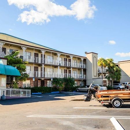 Executive Economy Lodge Помпано Бич Экстерьер фото