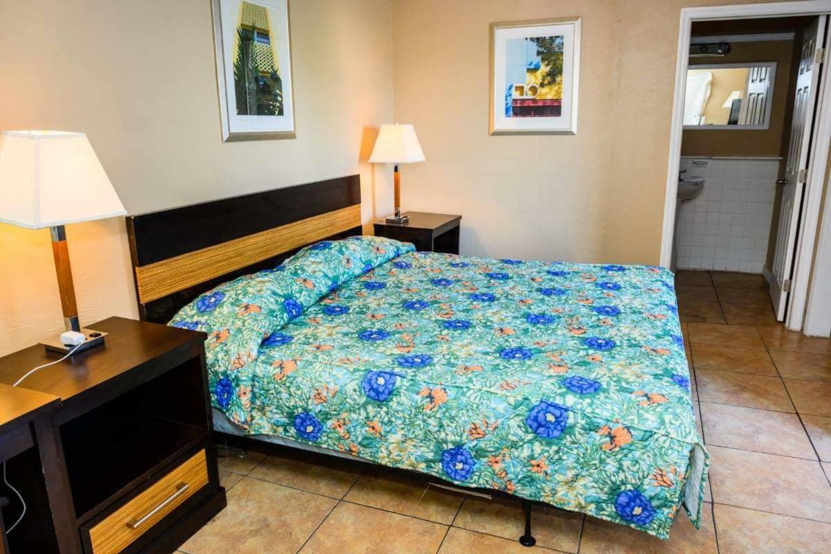 Executive Economy Lodge Помпано Бич Экстерьер фото
